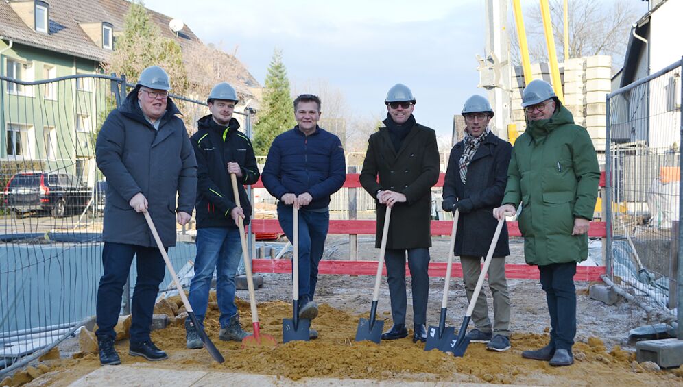 Spatenstich zum Baubeginn des Mehrfamilienhauskomplexes in Hattingen-Welper