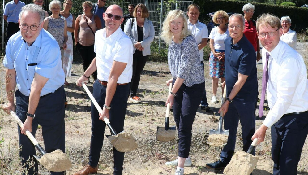 Spatenstich zum Baubeginn der Kindertagesstätte St. Nikolaus